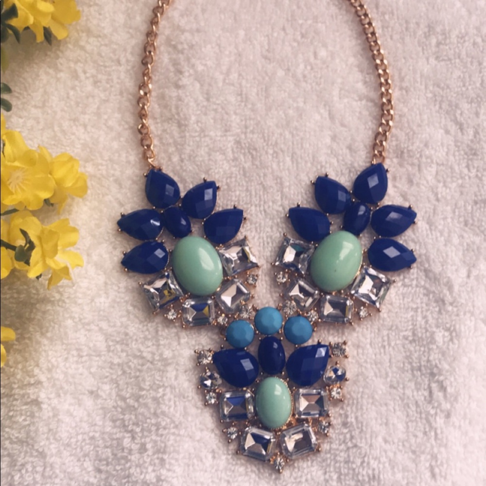 Statement necklace